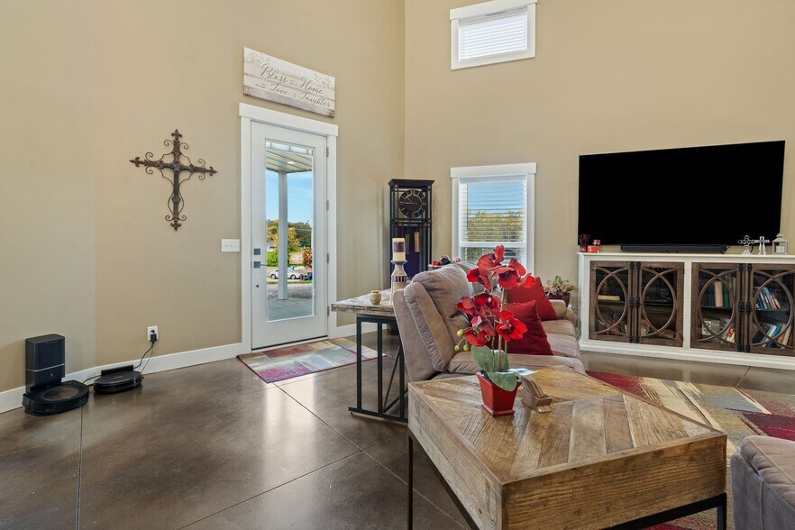 More Photos Of 201 Graves Rd, Goodlettsville Office For Sale