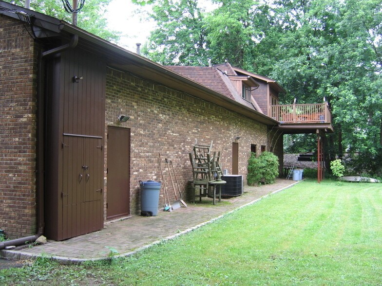 More Photos Of 35 Belden Pl, Montclair Loft Creative Space For Sale