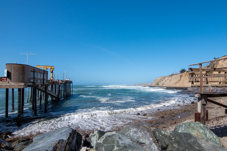 More Photos Of 810 Port Road, Point Arena Restaurant For Sale