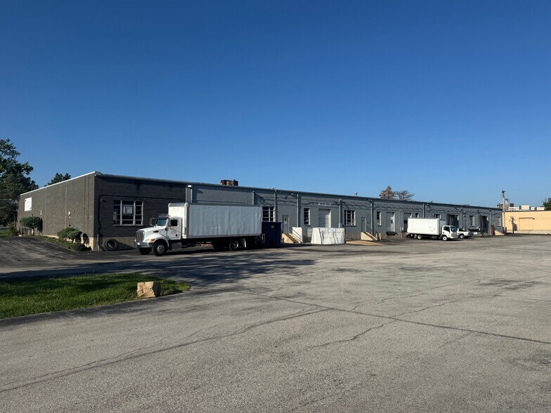 More Photos Of 11805-11821 Westline Industrial Dr, Maryland Heights Light Manufacturing For Lease