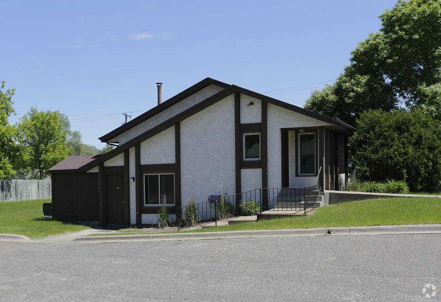 More Photos Of 1299 NE Mississippi St, Fridley Medical For Sale