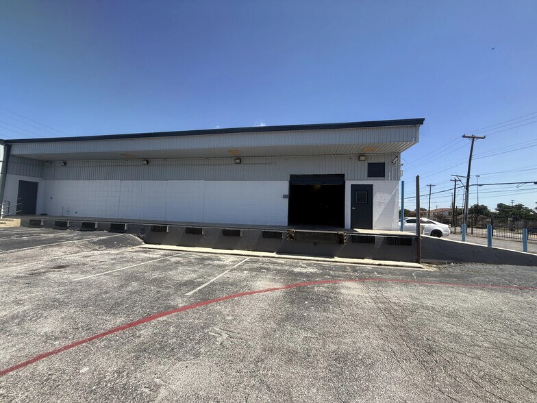 More Photos Of 911 N Frio St, San Antonio Manufacturing For Lease