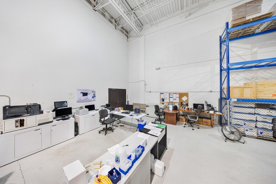 More Photos Of 12601 NW 115th Ave, Medley Warehouse For Lease