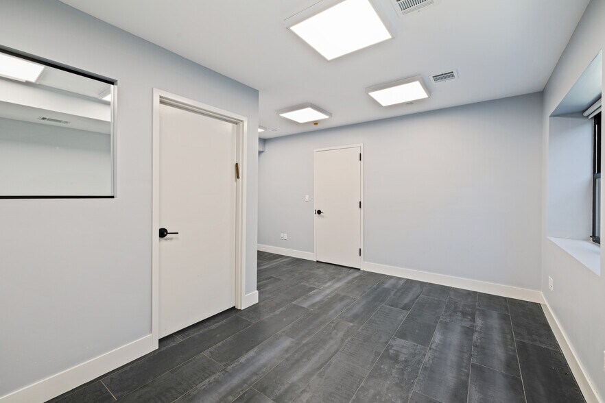 More Photos Of 1 N Madison Ave, Spring Valley Office For Lease