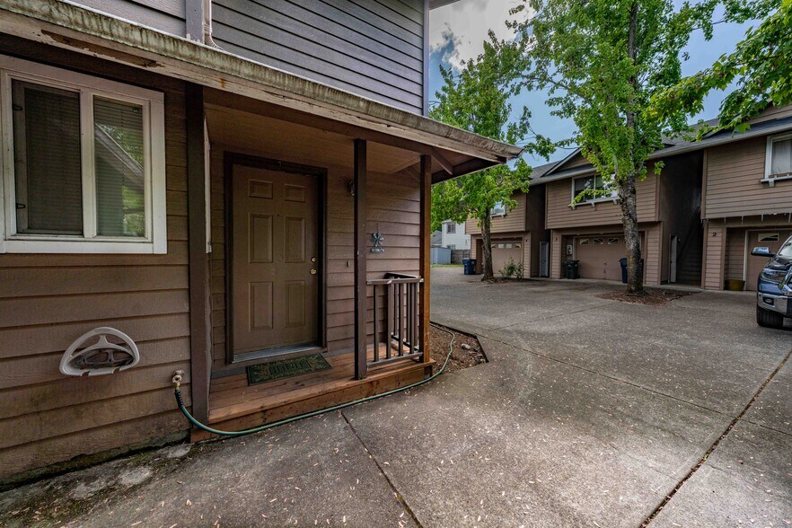 More Photos Of 124 S 63rd St, Springfield Apartments For Sale