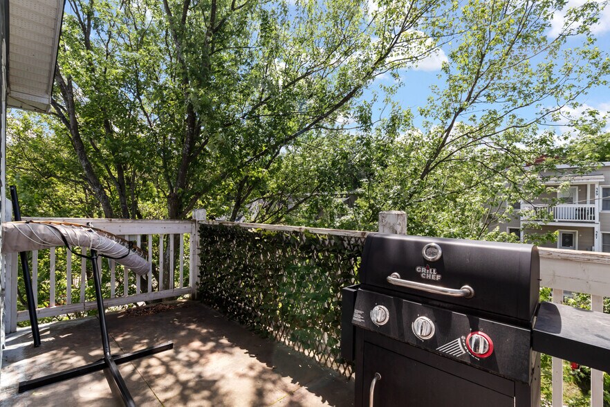 More Photos Of 338 Rue Brooks, Sherbrooke Apartments For Sale