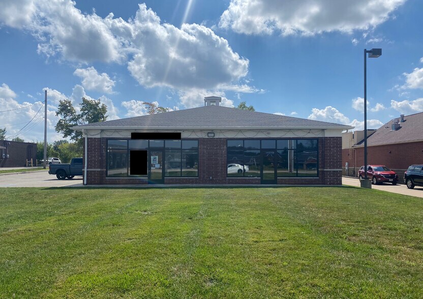 More Photos Of 1055 W Royalton Rd, Broadview Heights General Retail For Sale