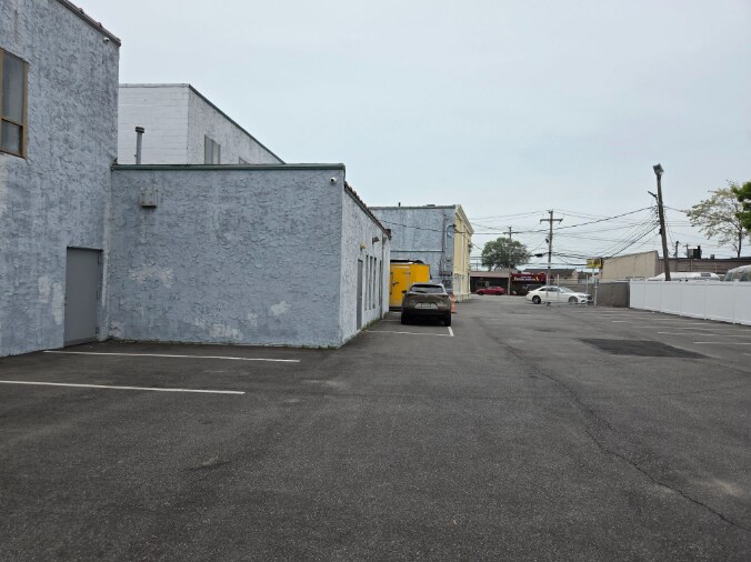 More Photos Of 4410 Austin Blvd, Island Park Storefront Retail Office For Sale