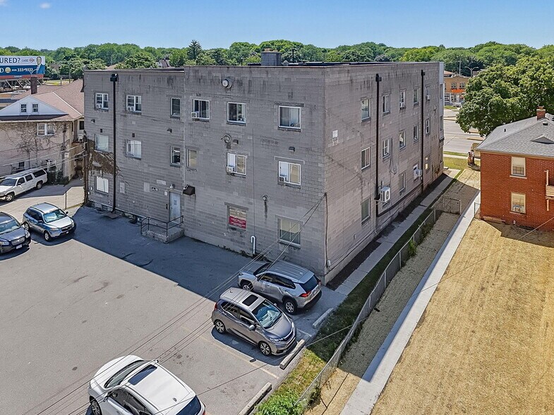 More Photos Of 3500 N Sherman Blvd, Milwaukee Loft Creative Space For Sale