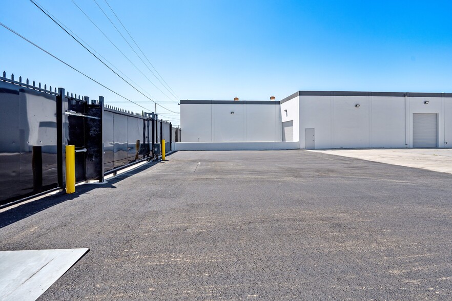 More Photos Of 15916 S Figueroa St, Gardena Warehouse For Sale