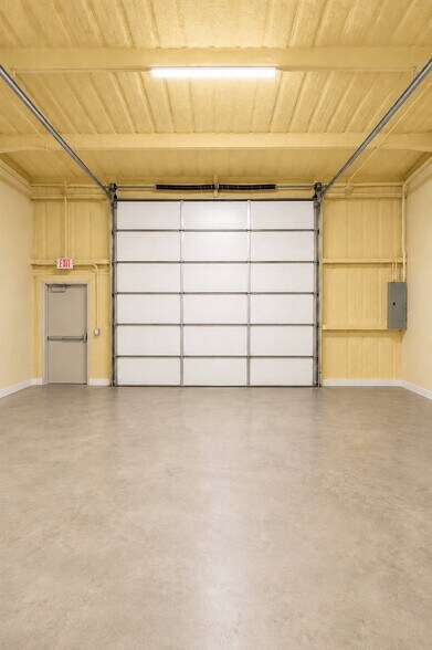 More Photos Of 3825 Quanah Hill Rd, Weatherford Flex For Lease