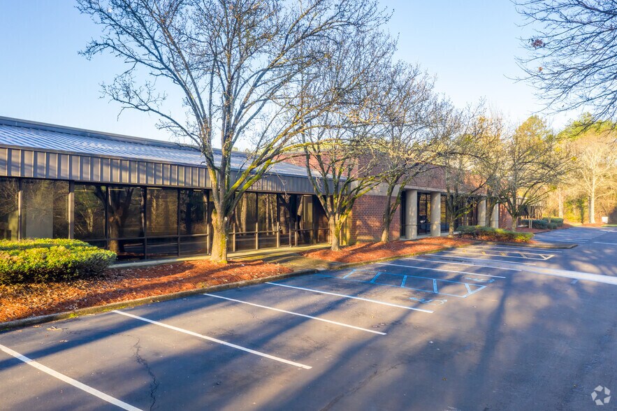 More Photos Of 2100 Riverchase Pky, Birmingham Unknown For Lease