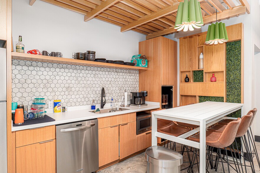 More Photos Of 251 Granby St, Norfolk Office For Lease