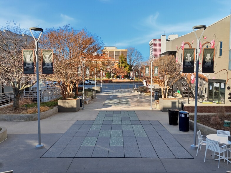 More Photos Of 21 W Mountain St, Fayetteville Storefront Retail Office For Lease