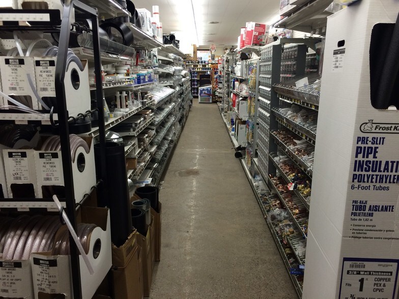 More Photos Of 154 Evergreen St, Republic General Retail For Sale