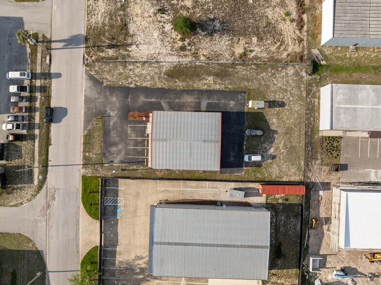 More Photos Of 18820 Sakera Rd, Hudson Warehouse For Sale