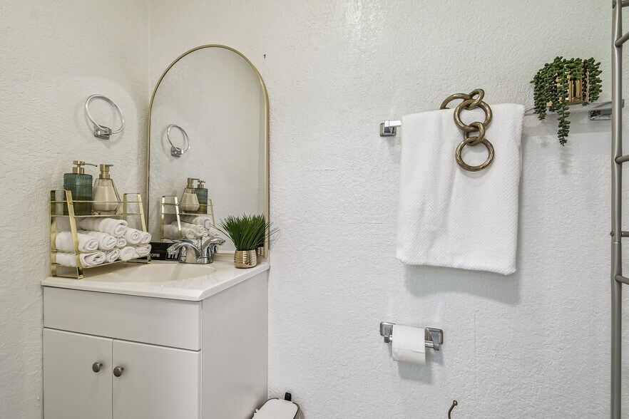 More Photos Of 5445 6th St, Zephyrhills Medical For Sale