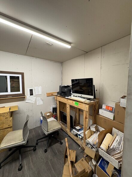 More Photos Of 3209 Industry Dr, Charleston Warehouse For Lease