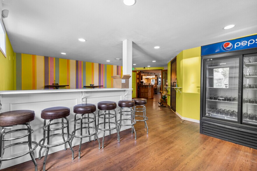More Photos Of N4111 S Lakeshore Dr, Markesan Restaurant For Sale