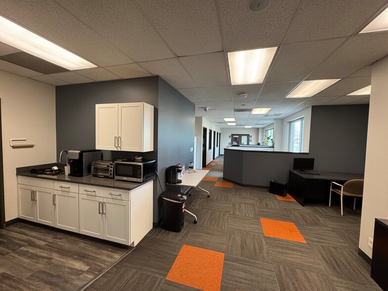 More Photos Of 1820-1880 W Evans Ave, Englewood Warehouse For Lease