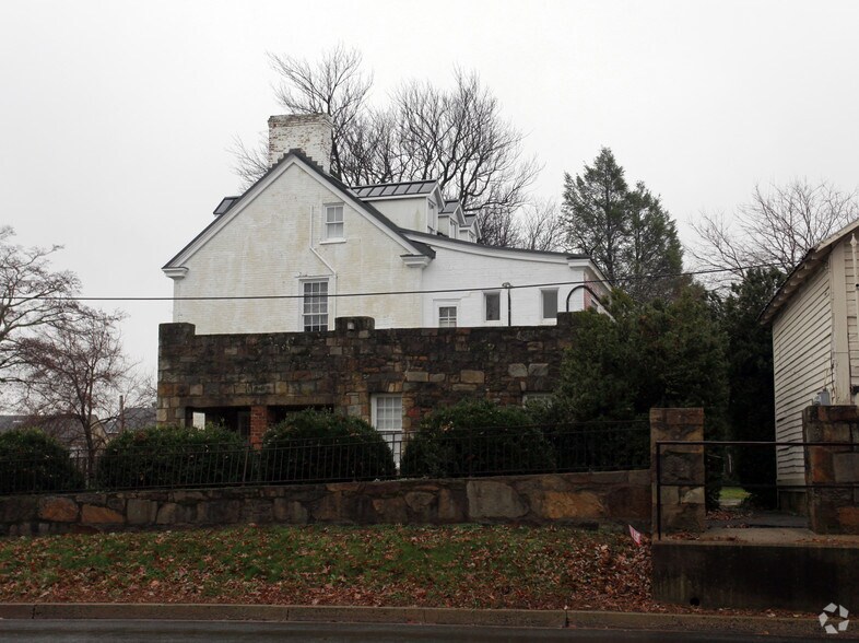 More Photos Of 50 Culpeper St, Warrenton Office Residential For Sale