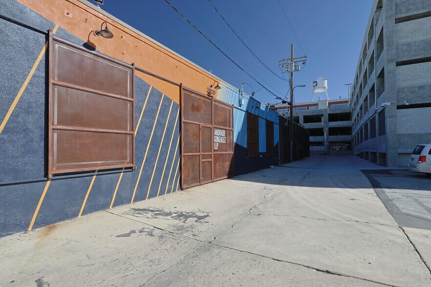 More Photos Of 2014-2022 E 7th St, Los Angeles Office For Lease