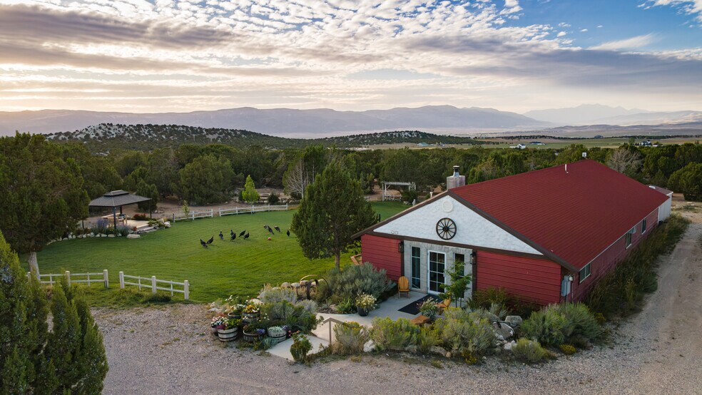 More Photos Of 11550 Pigeon Hollow Rd, Spring City Hotel For Sale