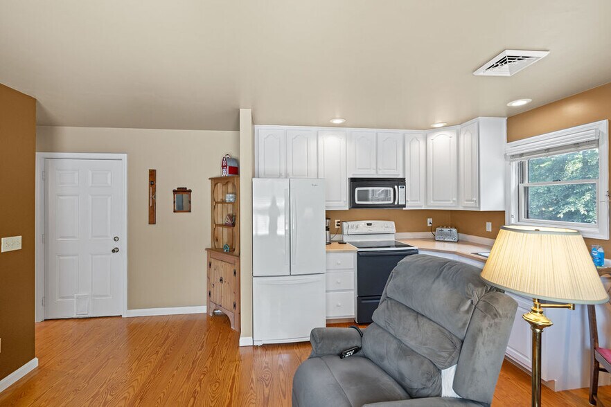 More Photos Of 40 Hospital Rd, Gettysburg Hotel For Sale