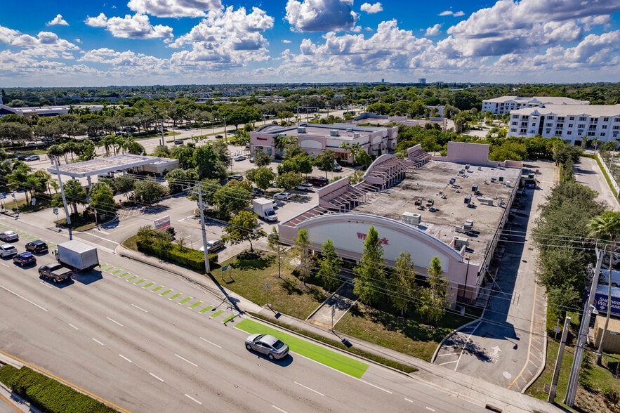 More Photos Of 8053 W Oakland Park Blvd, Sunrise Storefront For Sale
