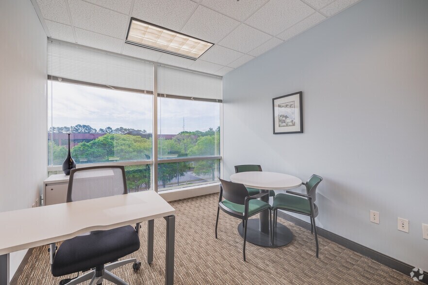 More Photos Of 4000 Faber Place Dr, North Charleston Coworking Space