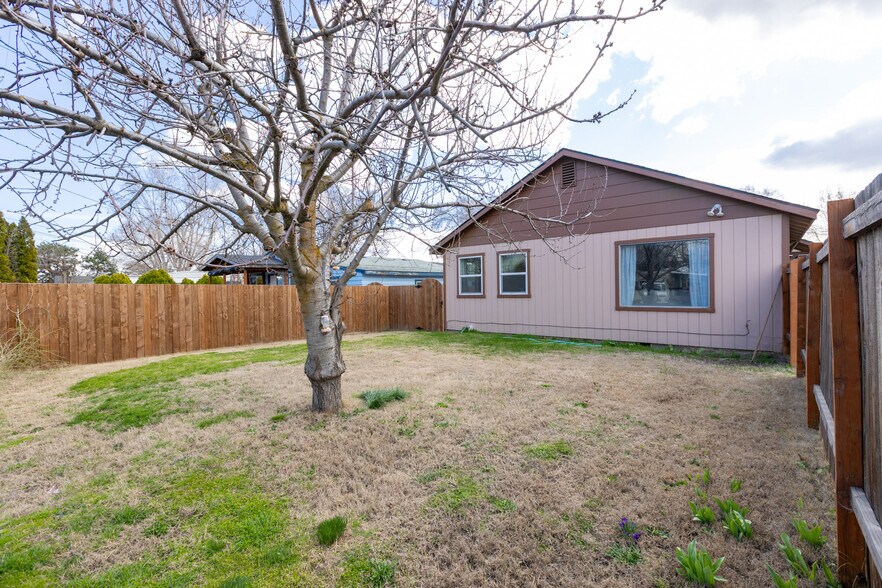 More Photos Of 758 Pleasant Ct, The Dalles Specialty For Sale