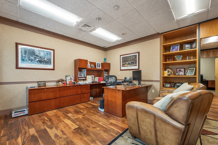 More Photos Of 231a Sutton Street, North Andover Office For Sale