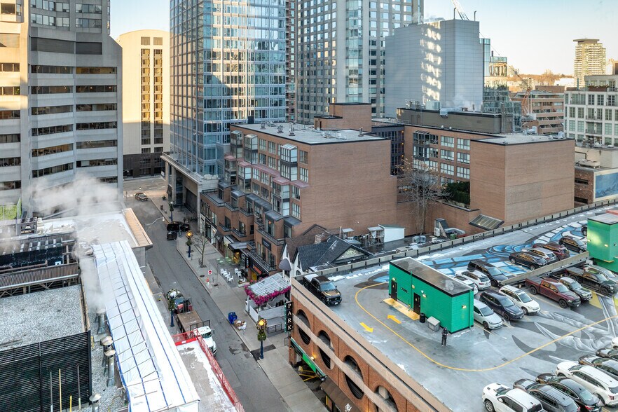 More Photos Of 162-164 Cumberland St, Toronto Apartments For Lease