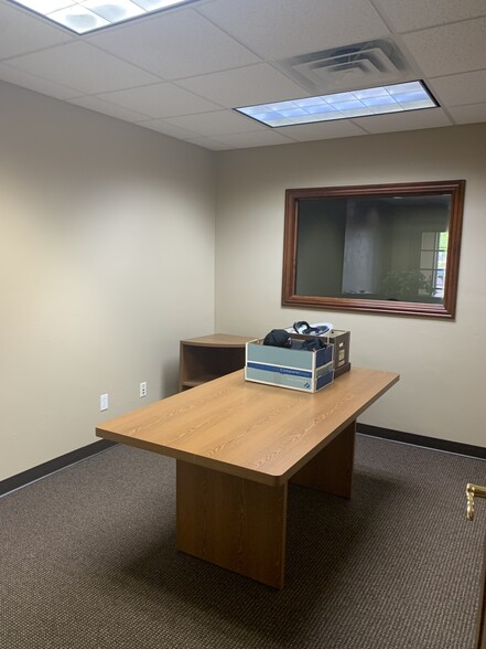 More Photos Of 2763 Manitowoc Rd, Green Bay Office For Lease