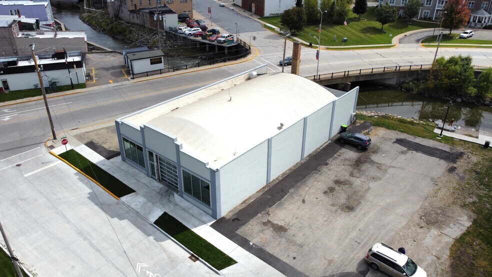 More Photos Of 101 Haskell St, Beaver Dam Freestanding For Sale