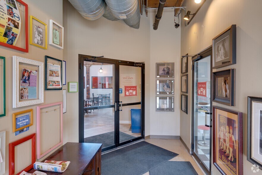 More Photos Of 1809 W Webster Ave, Chicago General Retail For Sale