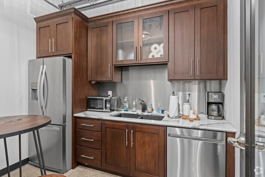 More Photos Of 14525 Hwy 7, Minnetonka Medical For Lease