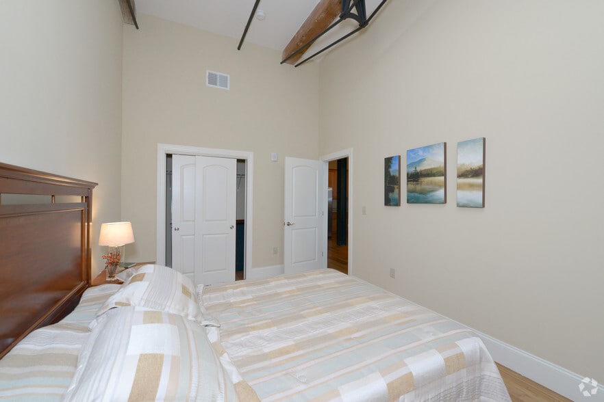 More Photos Of 12 Eagle St, Providence Apartments For Lease