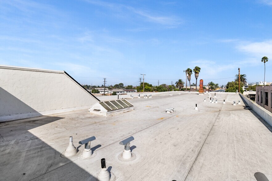 More Photos Of 1827 E 4th St, Long Beach Apartments For Sale