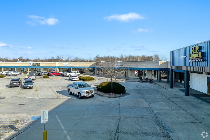 More Photos Of 2007-2061 N Commercial St, Harrisonville Unknown For Lease