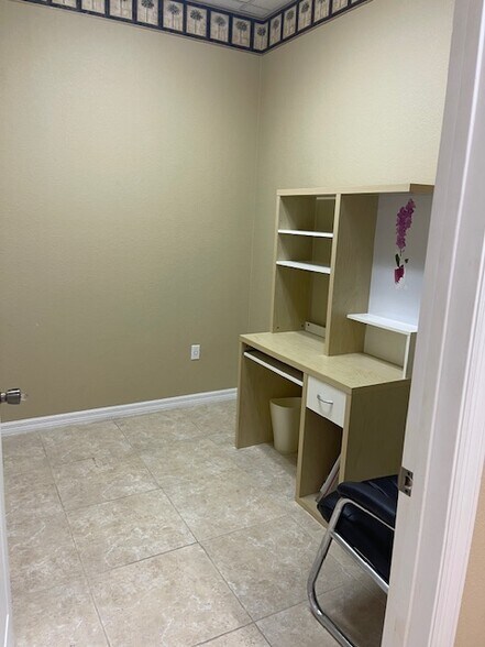 More Photos Of 3036 Tamiami Trl, Port Charlotte Unknown For Lease