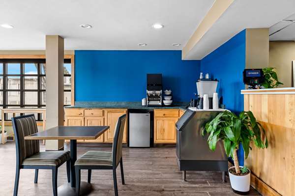 More Photos Of 1315 N 27th St, Billings Hotel For Sale