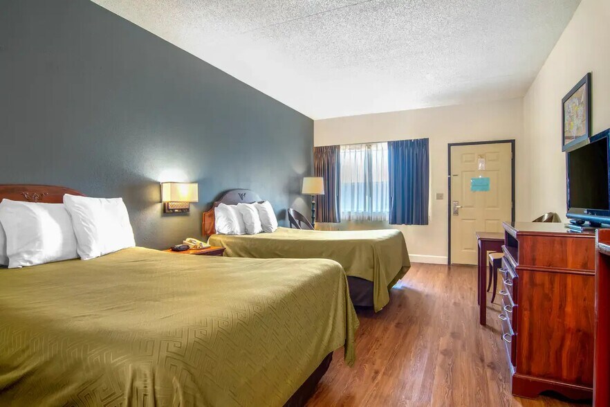 More Photos Of 2120 Lafayette Rd, Fort Oglethorpe Hotel For Sale