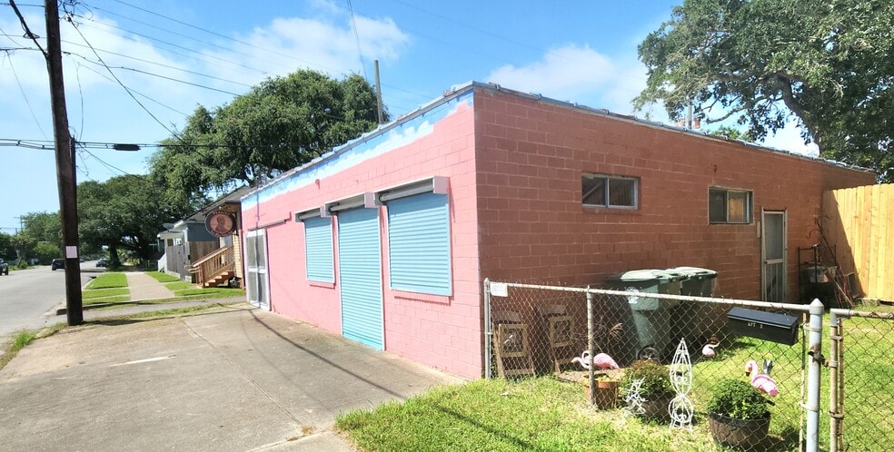 More Photos Of 1709 37th St, Galveston General Retail For Sale