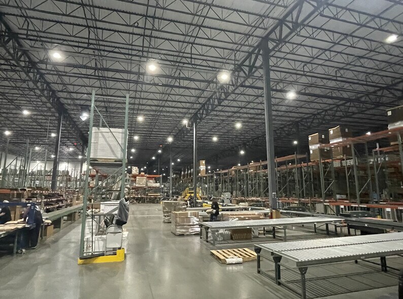 More Photos Of 1600 Livingston Ave, North Brunswick Distribution For Lease