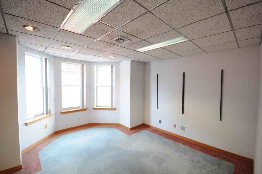 More Photos Of 33 Court St, New Britain Office For Lease