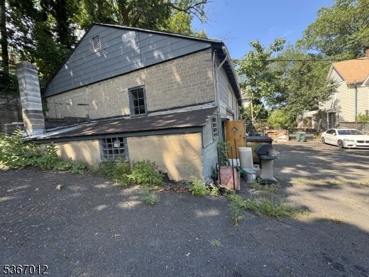 More Photos Of 161 Church St, South Orange Contractor Storage Yard For Sale