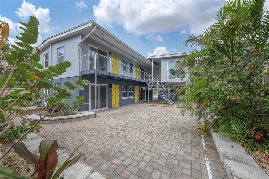More Photos Of 1236 13th St, Sarasota Apartments For Sale
