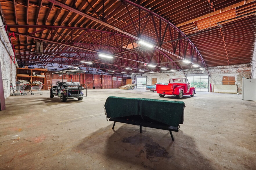 More Photos Of 1186 Clark St, Covington Freestanding For Lease