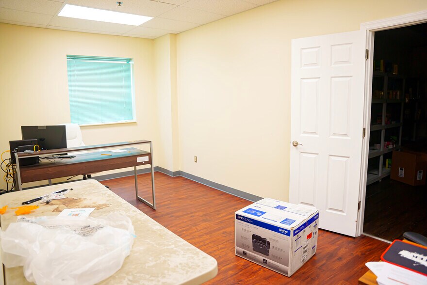 More Photos Of 1301 W Forest Grove Rd, Vineland Flex For Lease